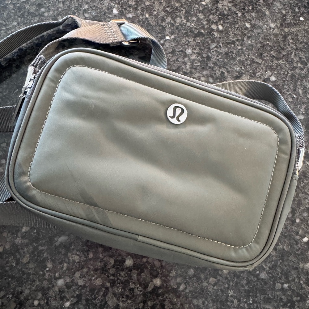 lululemon athletica olive green Crossbody camera Bag